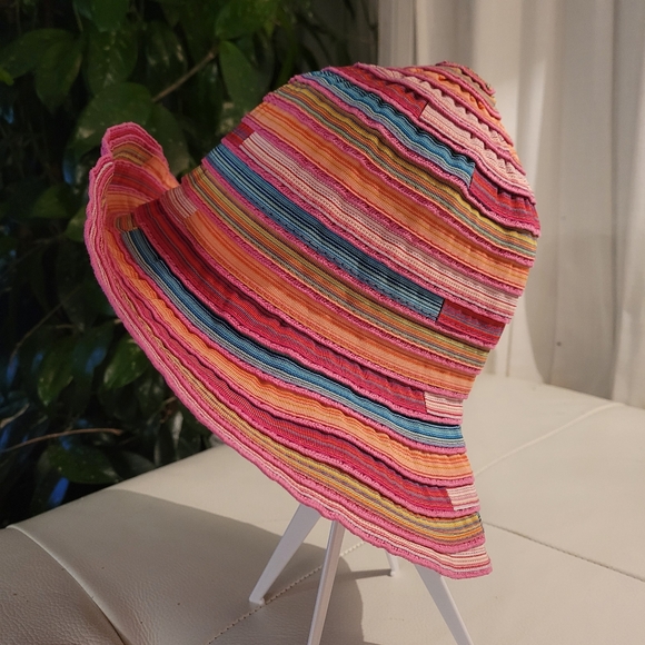 Multi colour sun hat - Picture 2 of 3